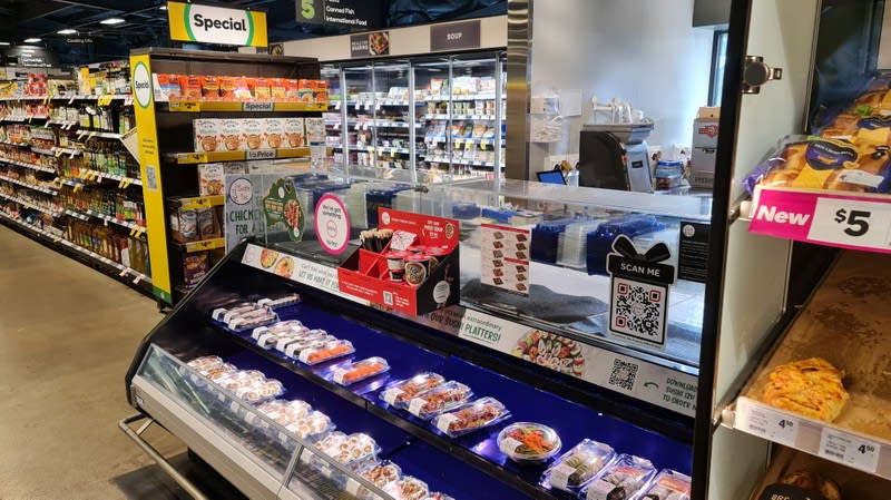 Sushi Izu / No Competition Nearby / Rare North Shore Location
