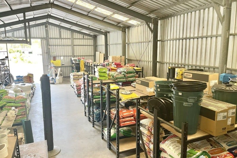 This freehold produce/plumbing/hardware store comes with a residential property. This freehold produce/plumbing/hardware store comes with a residential property.