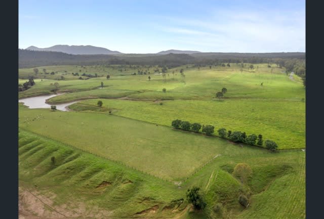 Farm - river frontage- 9 titles! Farm - river frontage- 9 titles!