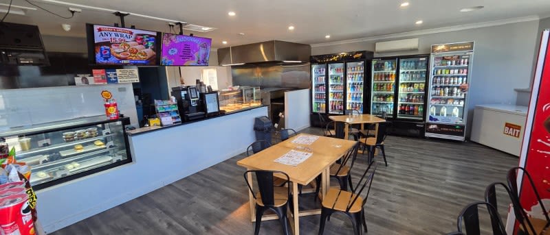Freehold Business Shell Petrol Station & Eatery with House
Highway Location. 