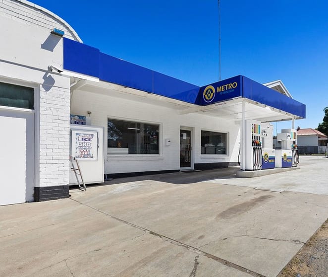 Investment Opportunity. Circa 8%-8.5% ROI.
Modern Petrol Station. Secure Tenant. Investment Opportunity. Circa 8%-8.5% ROI.
Modern Petrol Station. Secure Tenant.