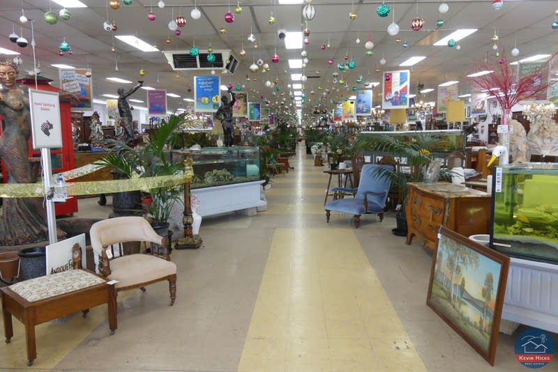 BUSINESS FOR SALE - Albury Antiques BUSINESS FOR SALE - Albury Antiques