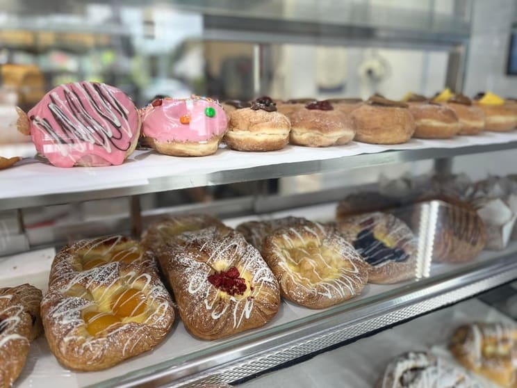 Exclusive! Only Bakery for Miles - Trading 6 Days Per Week Exclusive! Only Bakery for Miles - Trading 6 Days Per Week