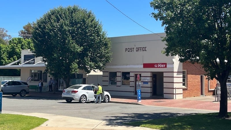 Lic'd Post Office & Mail Run, Darlington Point.