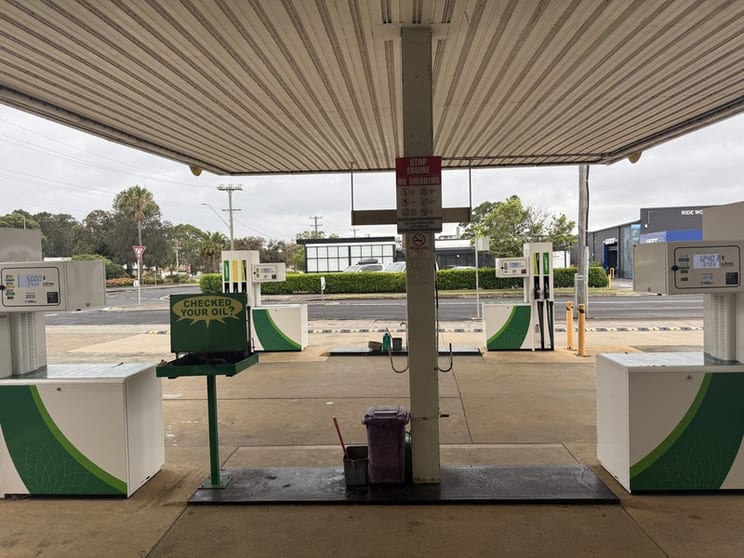 Freehold, Property & Business Sale. Petrol Station & Workshop
Massive Potential.