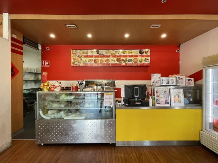 Established Asian Takeout Shop for Sale in the South District's shopping center Established Asian Takeout Shop for Sale in the South District's shopping center