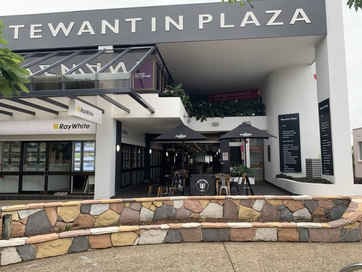 Motivated Sellers of Long Established Noosa Cafe For Sale
