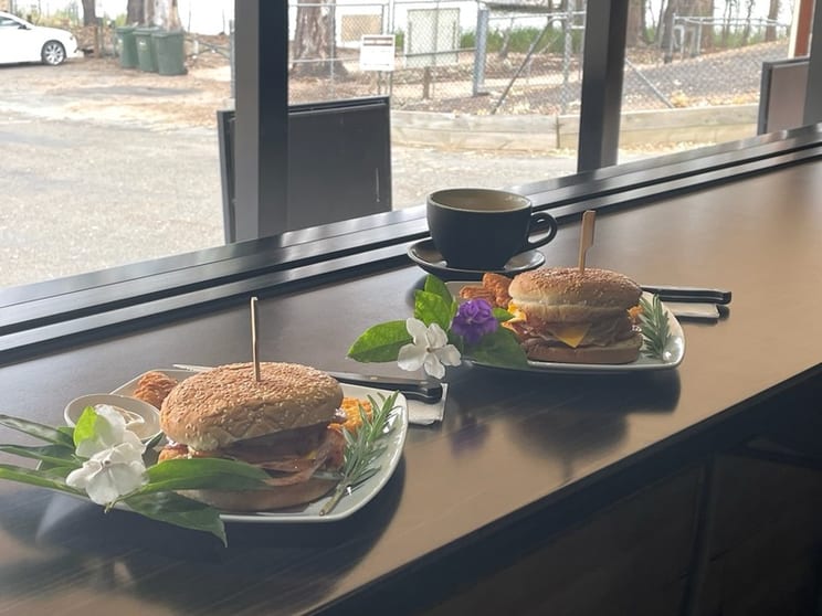 Business With Freehold Property In Thriving Country Town Business With Freehold Property In Thriving Country Town