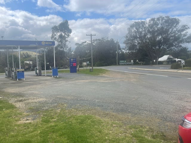 Freehold Land Business House Sale. Petrol Station.
Highway Location Freehold Land Business House Sale. Petrol Station.
Highway Location
