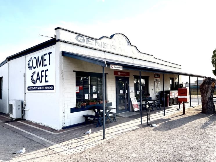Comet Cafe & General Store - Wiwo $700,000 Comet Cafe & General Store - Wiwo $700,000
