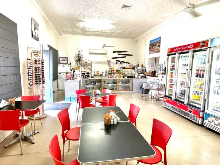 Comet Cafe & General Store - Wiwo $700,000 Comet Cafe & General Store - Wiwo $700,000