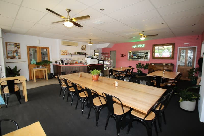 Fully Licensed Cafe, Heavy Tourist Area In Heyfield. Fully Licensed Cafe, Heavy Tourist Area In Heyfield.