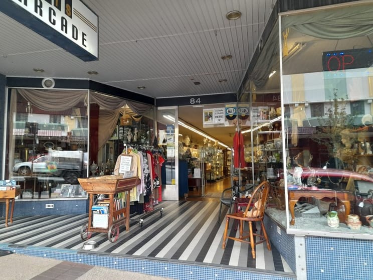 Mr Pickwicks Fine Books, Antiques And Collectables Mr Pickwicks Fine Books, Antiques And Collectables