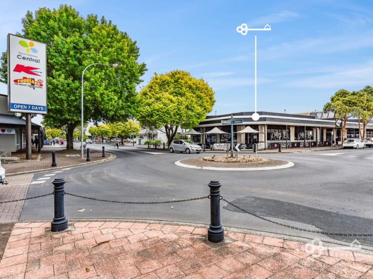 Seize The Opportunity To Own This Cafe! Seize The Opportunity To Own This Cafe!