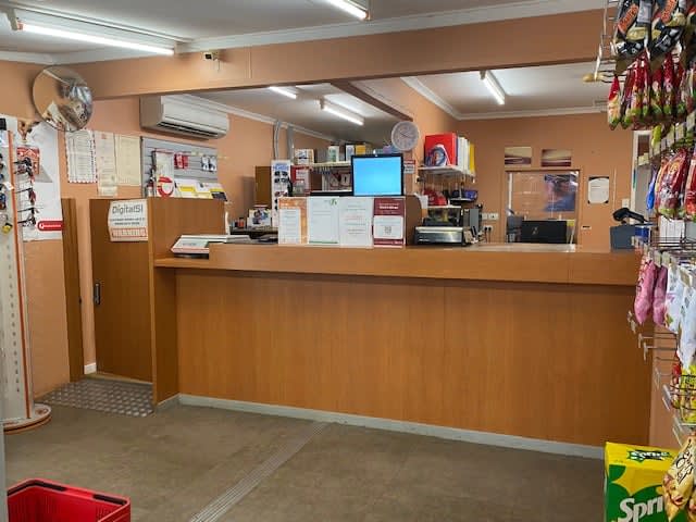 Burketown Convenience Store & Post Office with Freehold Burketown Convenience Store & Post Office with Freehold