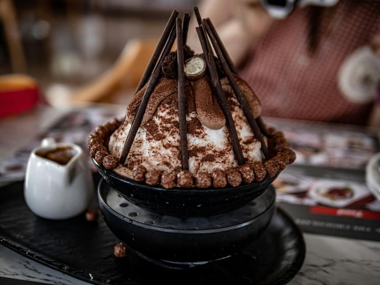 Fully under management Dessert Business Southeast Suburb Ref: 1533