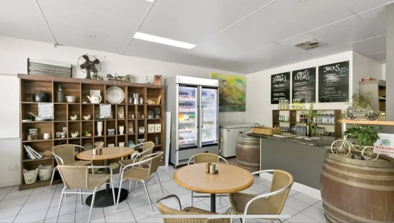 Cafe -- Warburton -- #6449750 Cafe -- Warburton -- #6449750
