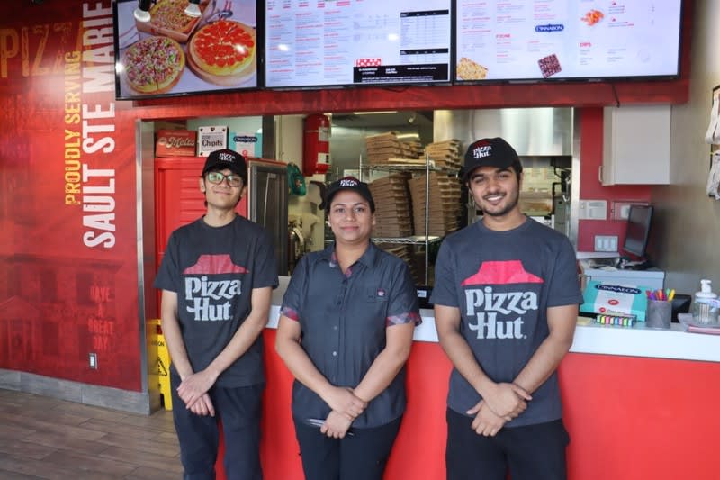 Pizza Hut Bundoora, Great Profits! Low Rent! Long Lease! Not To Be Missed!
