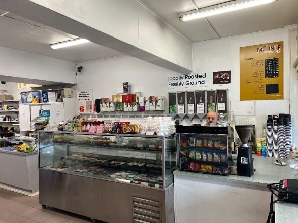Convenience Store/Cafe in Clifton Hill (JASW0048) Convenience Store/Cafe in Clifton Hill (JASW0048)