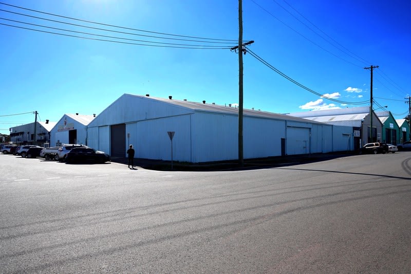 Iconic Silent Auction Centre Selling After 20 Years Iconic Silent Auction Centre Selling After 20 Years