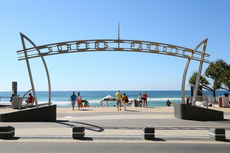 Live & Earn in Surfers Paradise  Mixed Management Rights - ID 8828