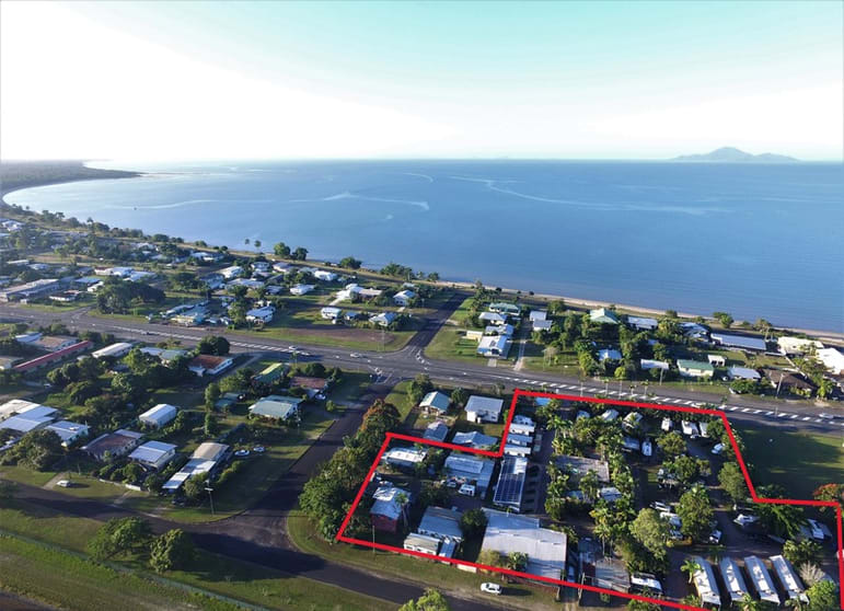 Far North Queensland Coastal Tropical Caravan Tourist Park - 896CPF