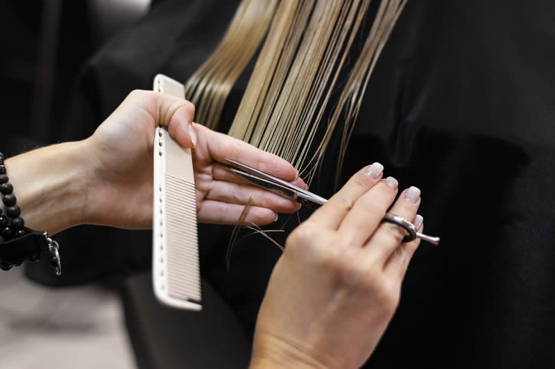 Fully Equipped Hair Salon Fully Equipped Hair Salon