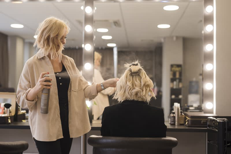 Fully Equipped Hair Salon Fully Equipped Hair Salon