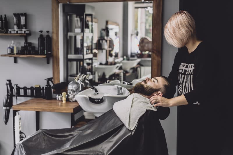 Fully Equipped Hair Salon Fully Equipped Hair Salon