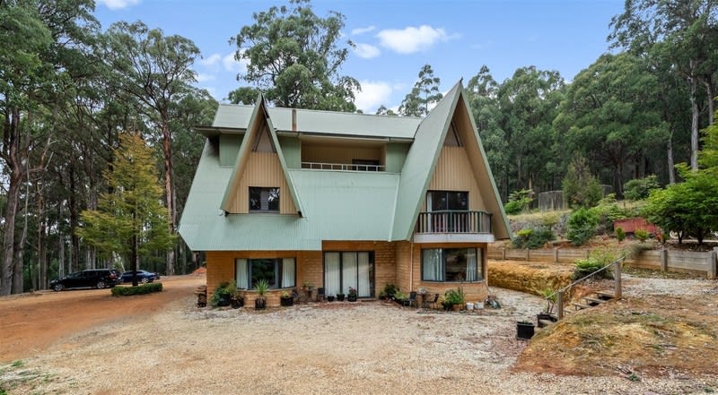 Scenic Holiday House for Sale in the North East  Ref: 14858