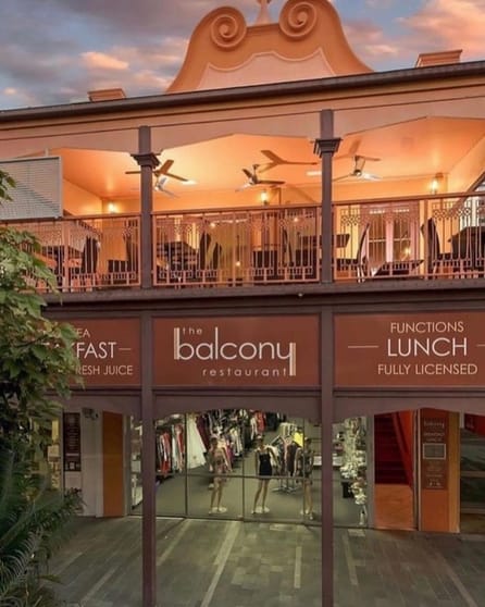 Iconic Café Bar & Restaurant  Stunning Historical Queenslander Building.