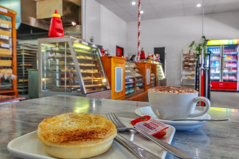 PROFITABLE BUSINESS FOR SALE High-Country Bakehouse  Mansfield, Victoria