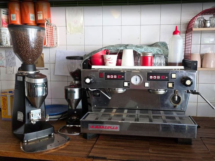 [ABS-100] LE CAFE FLO French cuisine coffee shop in Thornbury for sale