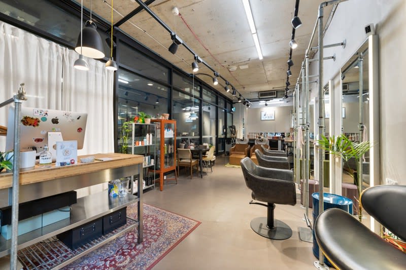 Exceptional Hair Salon Opportunity in the Heart of Braddon! Exceptional Hair Salon Opportunity in the Heart of Braddon!