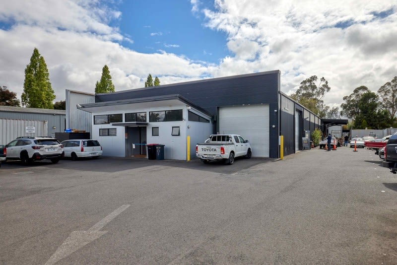 Armitage Auctions - Respected, High Performing Local Business Armitage Auctions - Respected, High Performing Local Business
