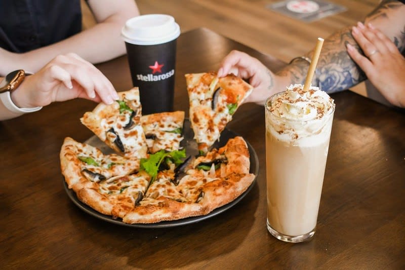 A Bustling, Profitable Stellarossa Café in a Busy Shopping Centre Location.