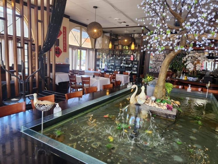 Licensed upmarket & spacious Chinese Restaurant priced to sell at $70000. PBA Licensed upmarket & spacious Chinese Restaurant priced to sell at $70000. PBA