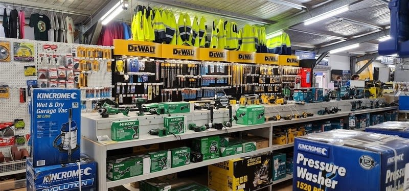 Pilbara Mitre 10 25% ROI, Operating Under Management Pilbara Mitre 10 25% ROI, Operating Under Management