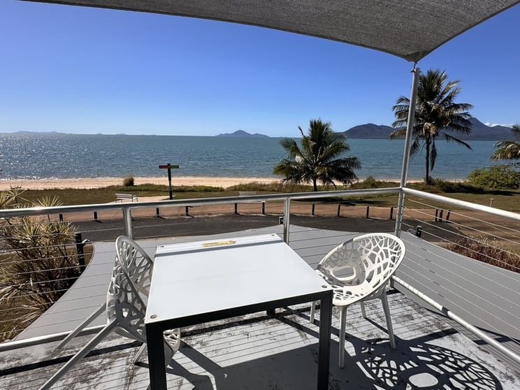 Money Maker Beachfront Leasehold, Walk to CBD And Lifestyle Business Opportunity - 2688ML Money Maker Beachfront Leasehold, Walk to CBD And Lifestyle Business Opportunity - 2688ML