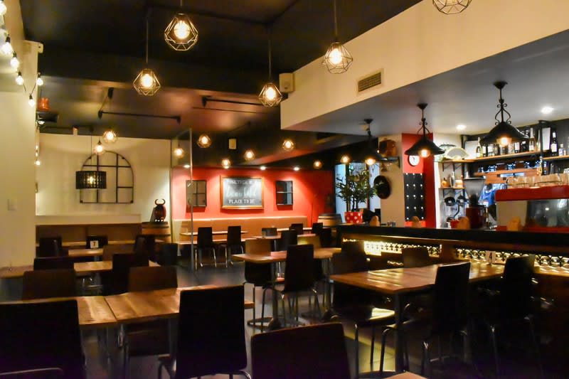Fully equipped, fully licensed restaurant