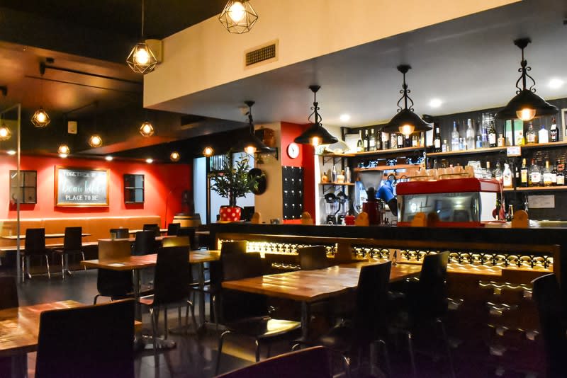 Fully equipped, fully licensed restaurant