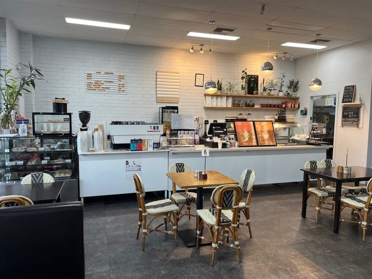 Café / Takeaway Café / Takeaway