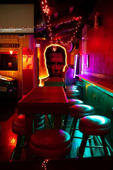 Small Bar 15 Yrs Trade 5 Evenings !!! Under Offer !!! Under Offer !!!