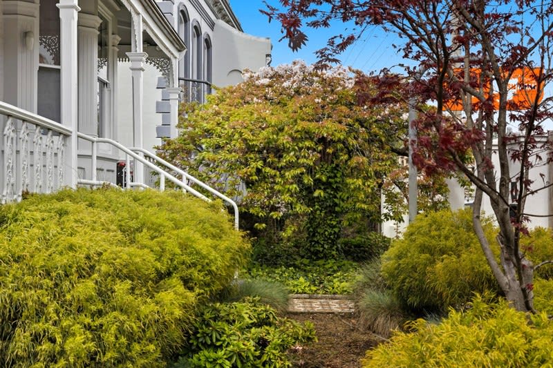 Prime Location Residence with Income or 3 BnB lets (stca) or Health Professional Rooms Prime Location Residence with Income or 3 BnB lets (stca) or Health Professional Rooms