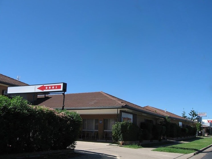 NSW Leasehold Opportunity, 27 Rooms, 22 Year Lease - 1640ml NSW Leasehold Opportunity, 27 Rooms, 22 Year Lease - 1640ml