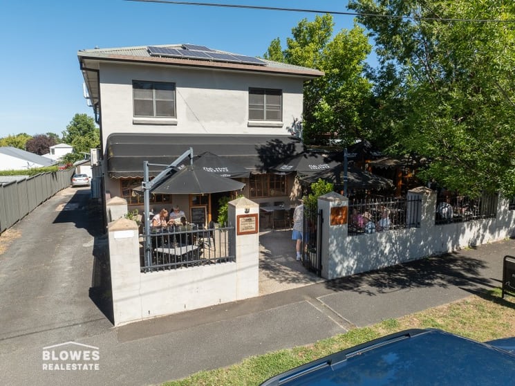 The Nile Street Cafe Is A Great Example Of The Food Culture In Orange! The Nile Street Cafe Is A Great Example Of The Food Culture In Orange!