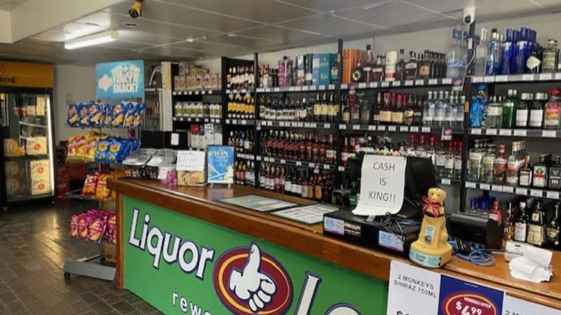 Freehold Commercial Hotel - With Retail Component 2 Hours From Brisbane