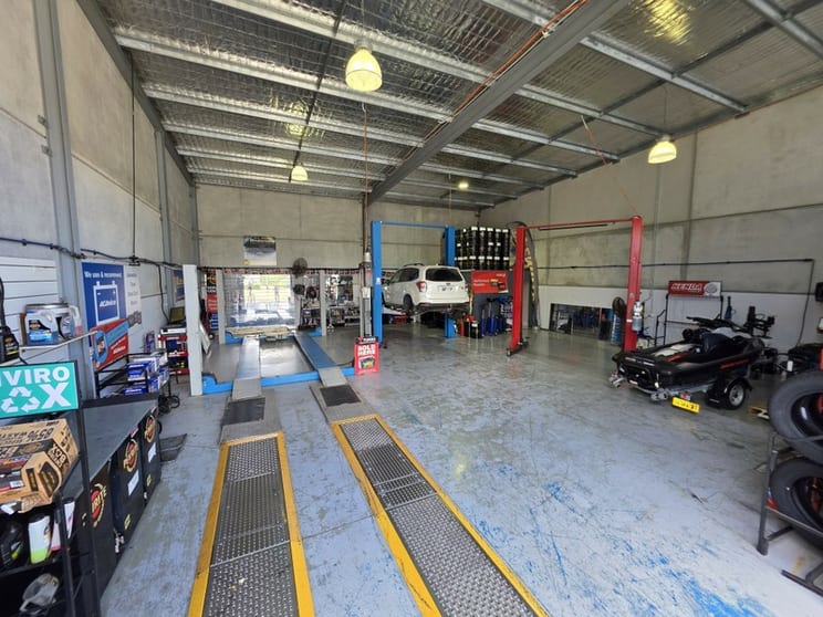 Established Multi Service Mechanical Workshop Taylors Beach, NSW Established Multi Service Mechanical Workshop Taylors Beach, NSW