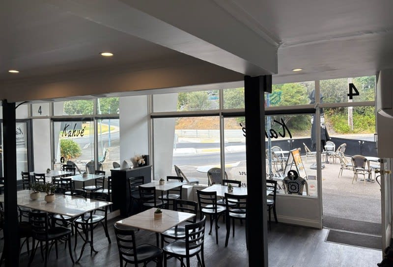 Well-Positioned Café with Strong Sales and a t/o of $6k p/w! (Our Ref: V2085)