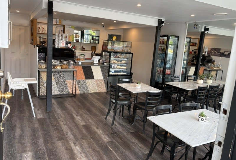 Well-Positioned Café with Strong Sales and a t/o of $6k p/w! (Our Ref: V2085)